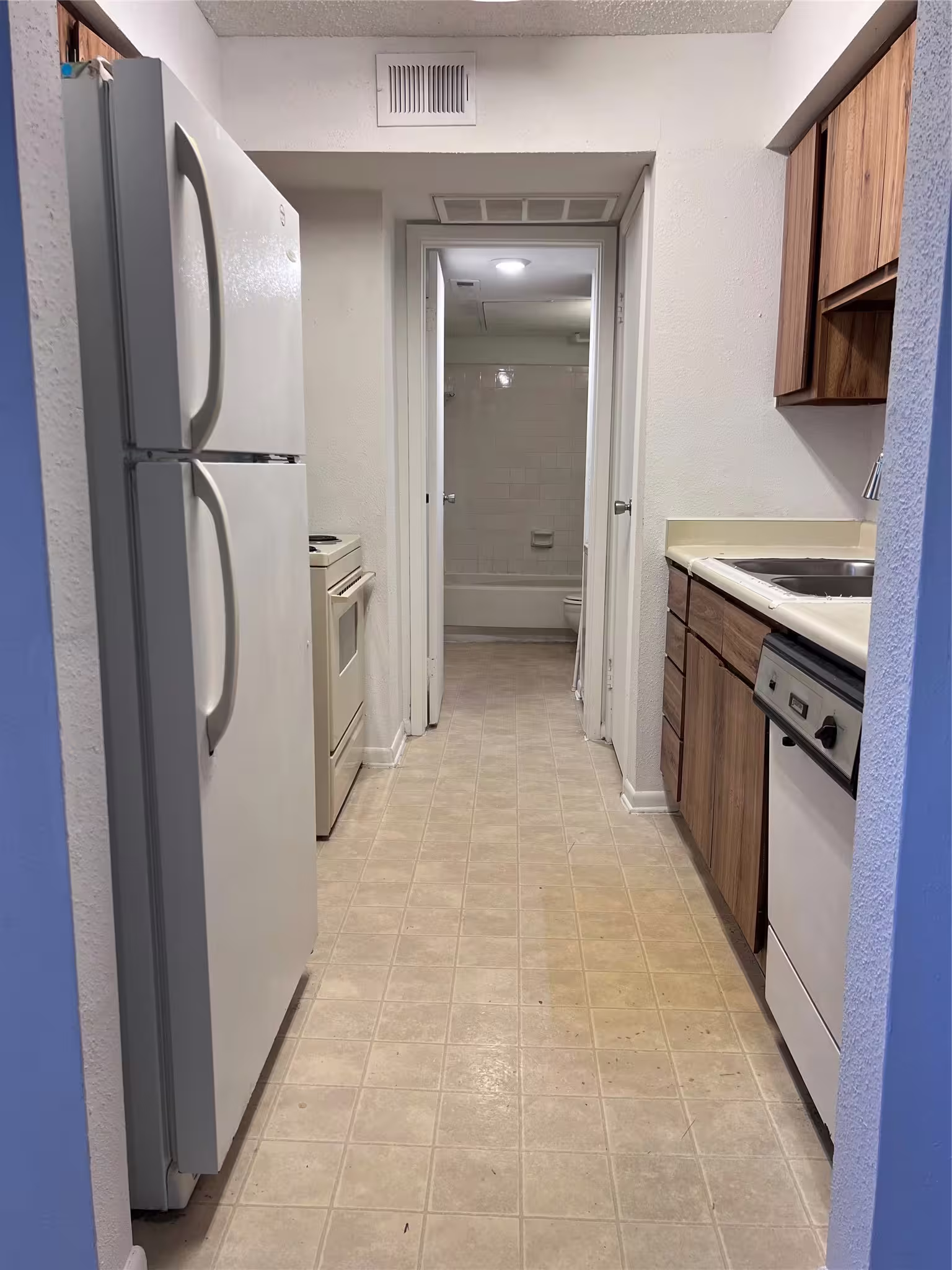 Photo 6 of 10203 Forum Park Drive 230, Houston, TX