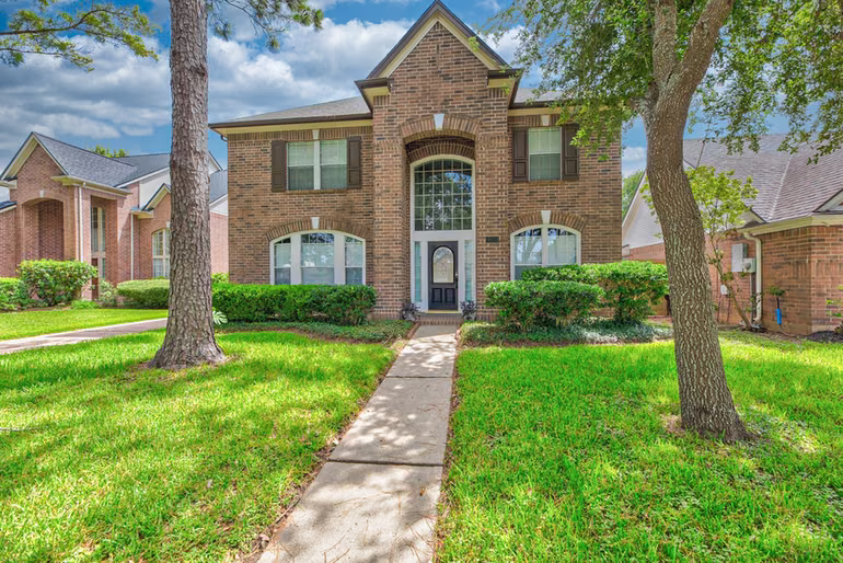 Photo 2 of 4631 Forest Home Drive, Missouri City, TX