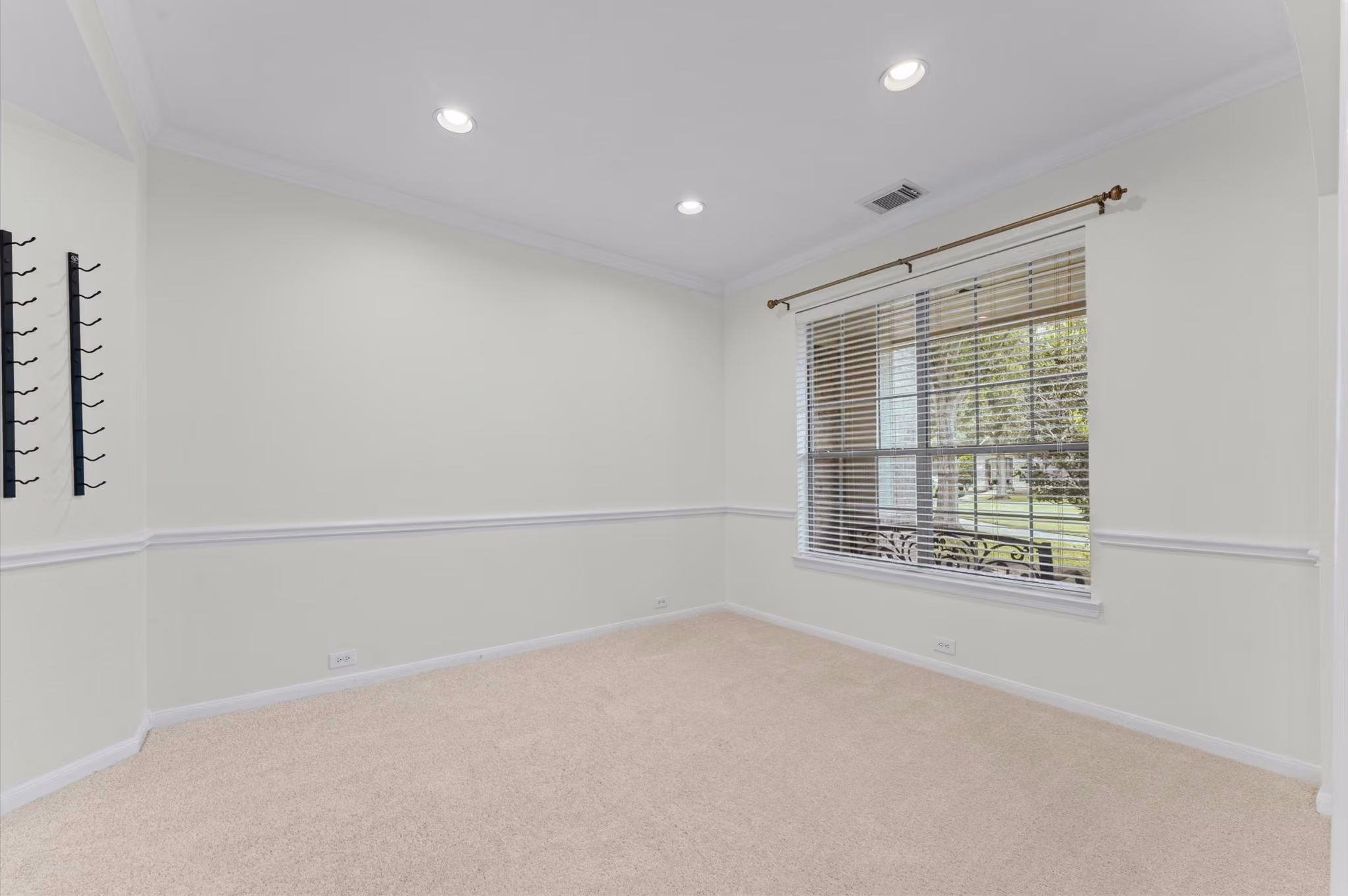 Photo 4 of 2411 Clippers Square, Houston, TX