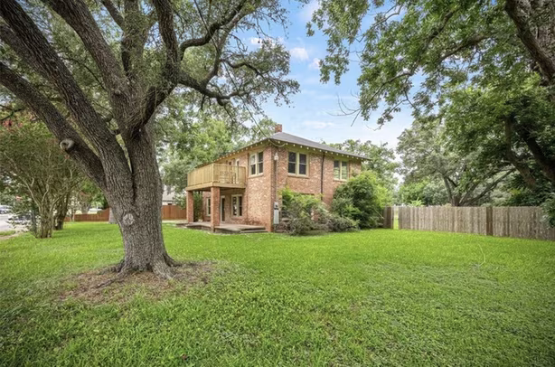 Photo 3 of 212 W Alabama Street, Wharton, TX