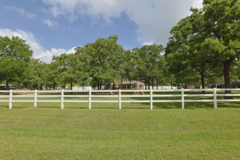 Photo 3 of 101 Pin Oak Lane, Hempstead, TX
