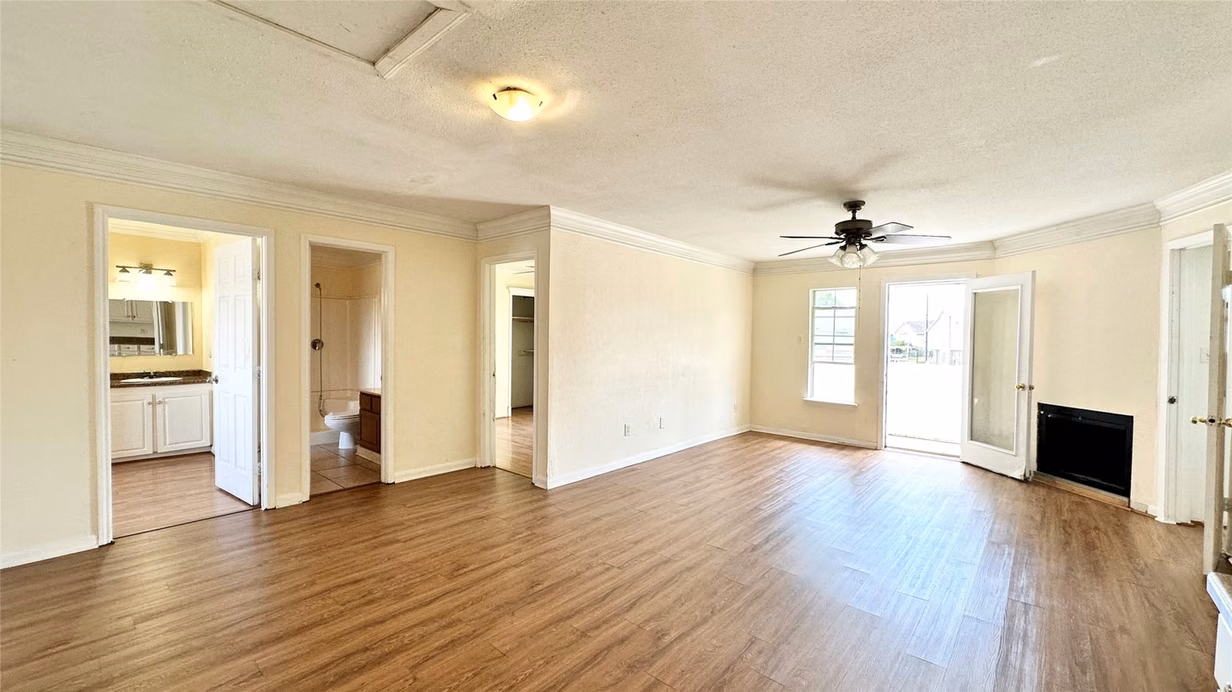 Photo of 8323 Wilcrest Drive 0006, Houston, TX