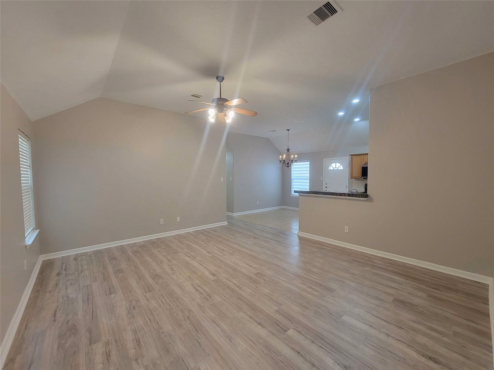 Photo 5 of 8935 Windfern Trace Drive, Houston, TX