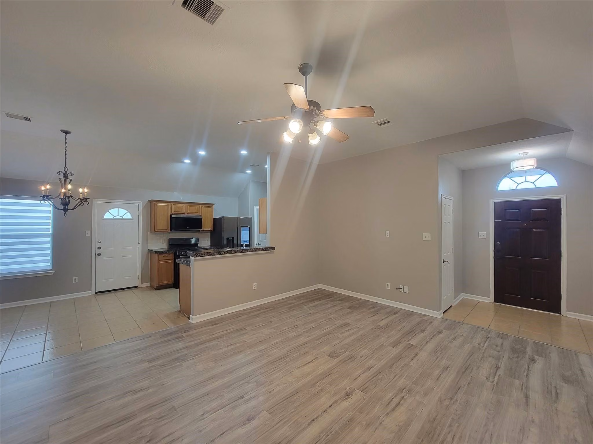Photo 7 of 8935 Windfern Trace Drive, Houston, TX