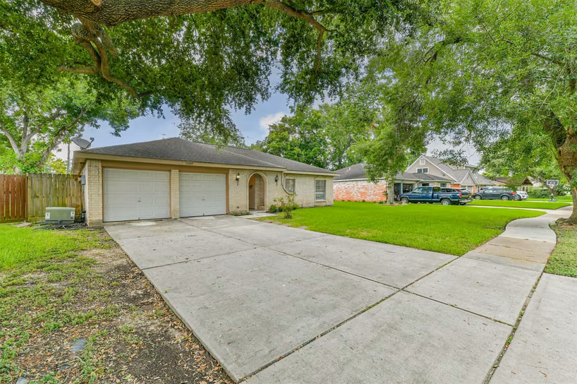 Photo 2 of 11807 Sagecliff Drive, Houston, TX