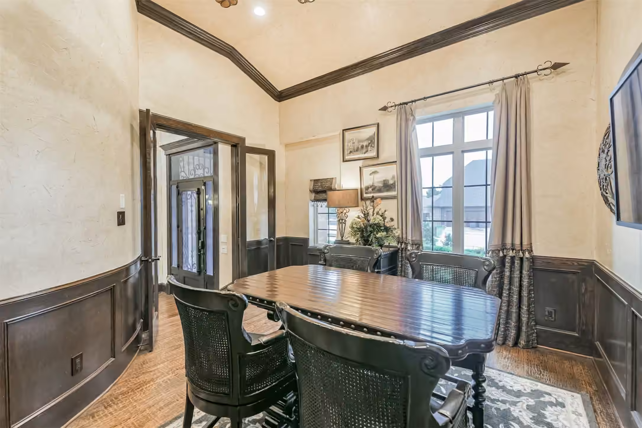 Photo 6 of 111 Oak Estates Drive, Conroe, TX