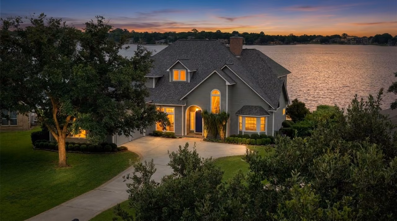 Photo of 12130 Sagittarius Drive E, Willis, TX
