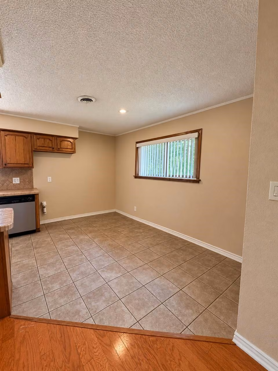 Photo 4 of 2901 Del Monte Avenue, Bay City, TX
