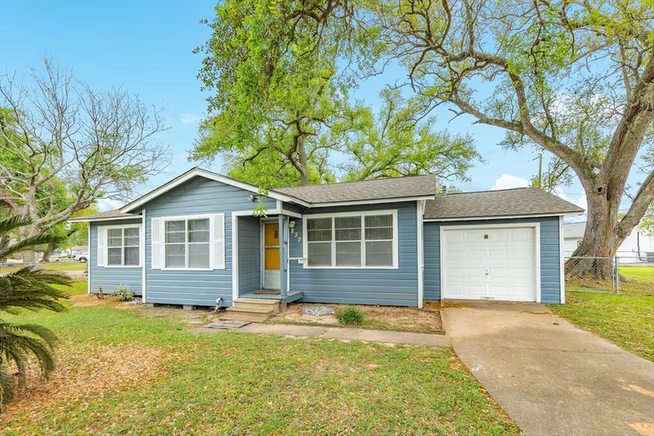Photo of 837 Pin Money Street, Clute, TX