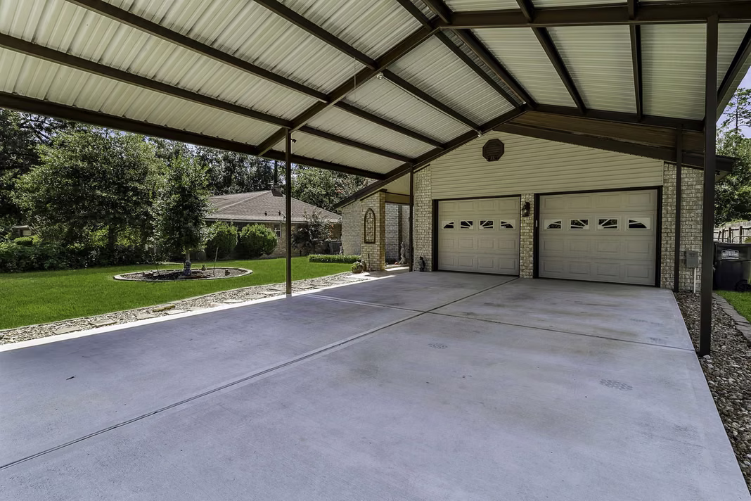 Photo 3 of 415 Northwood Drive, Conroe, TX