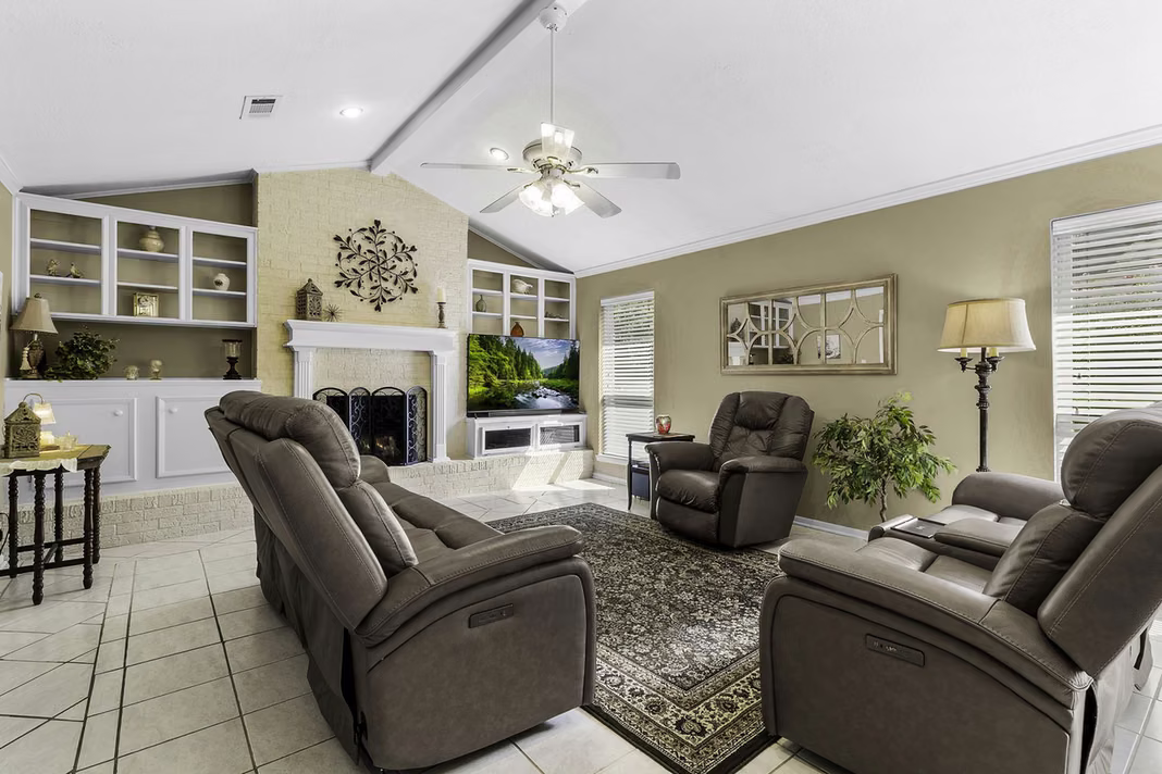 Photo 7 of 415 Northwood Drive, Conroe, TX