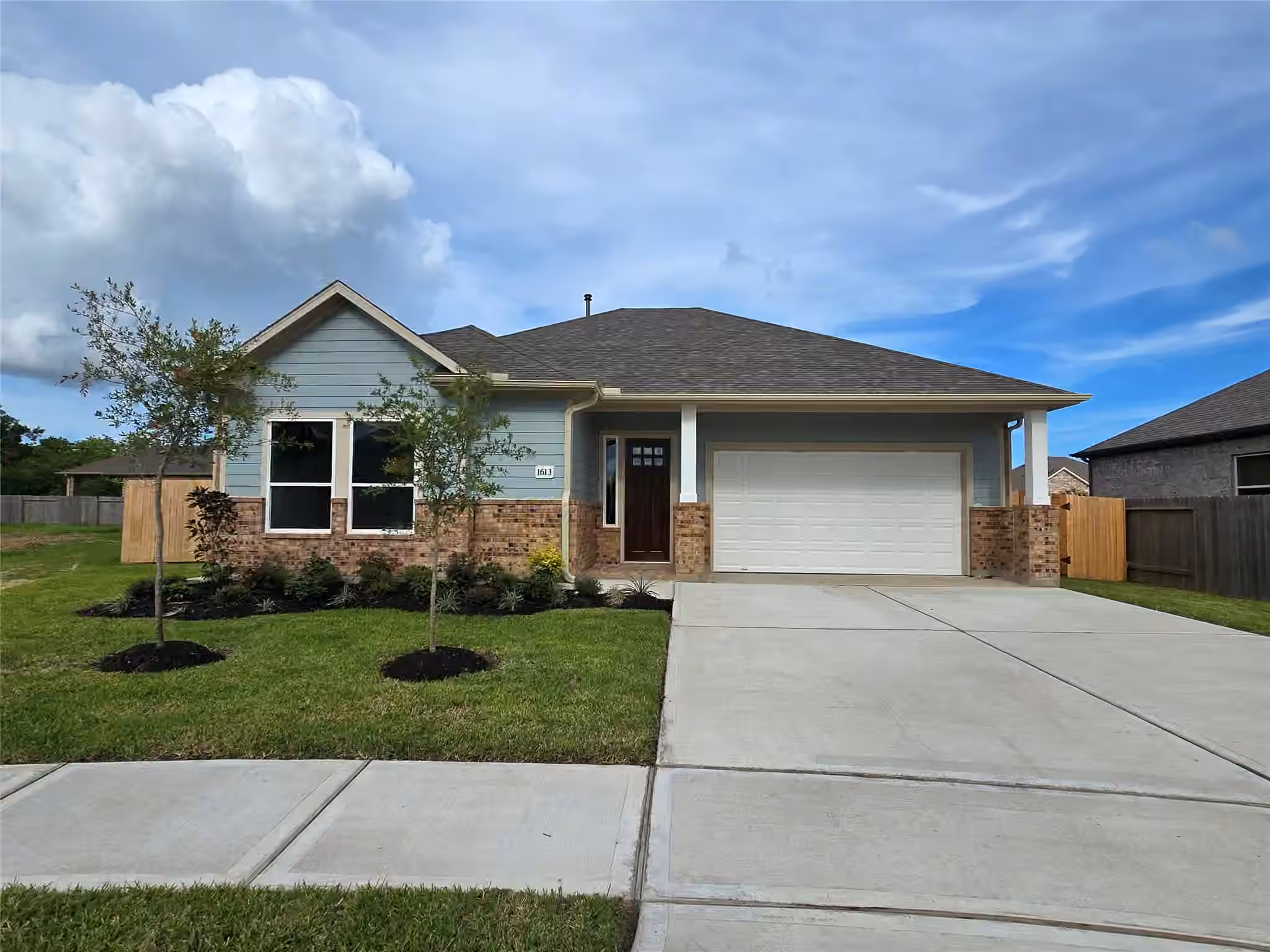 Photo 2 of 1605 Carefree Circle, Seabrook, TX