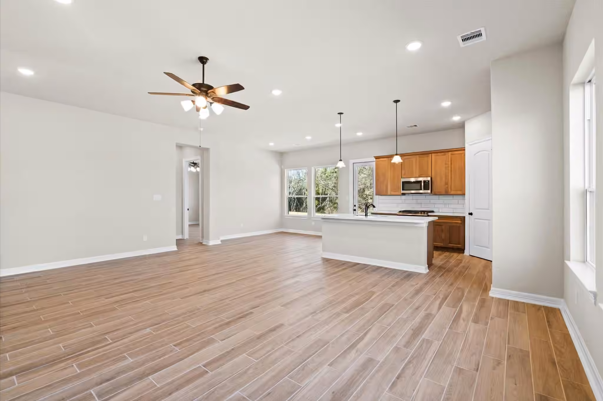Photo 6 of 1605 Carefree Circle, Seabrook, TX