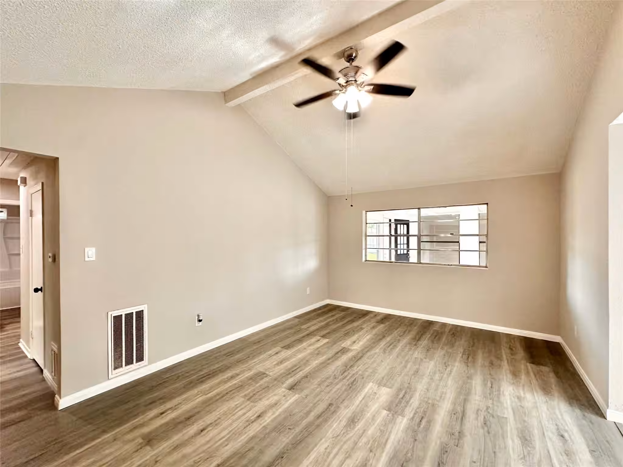 Photo 6 of 7002 Sandswept Lane, Houston, TX