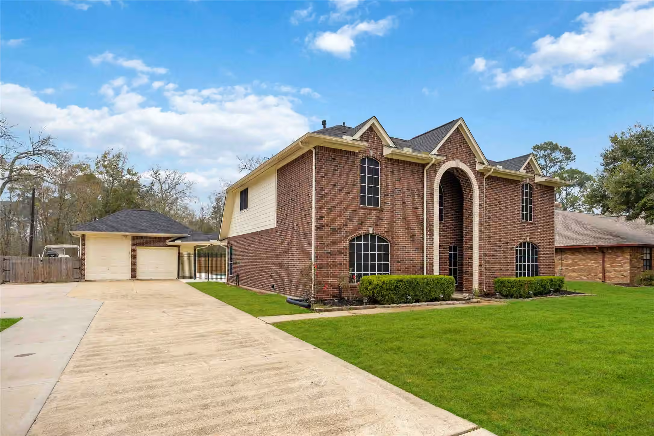 Photo 3 of 15 Finetta Lane, Alvin, TX