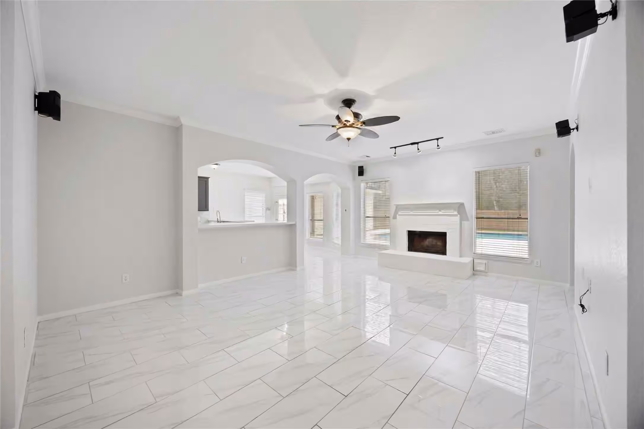 Photo 7 of 15 Finetta Lane, Alvin, TX