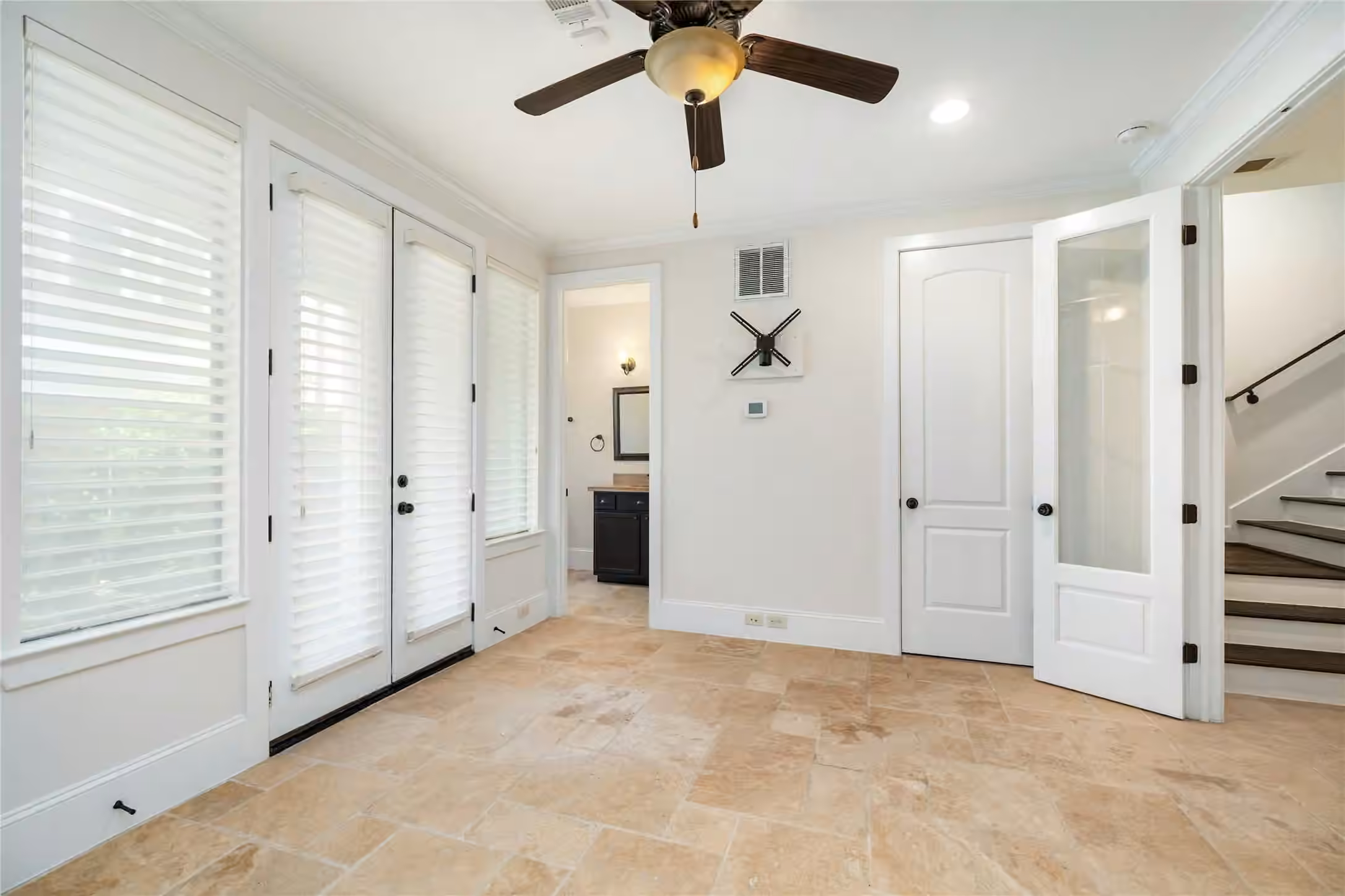 Photo 7 of 1057 W 24th Street, Houston, TX