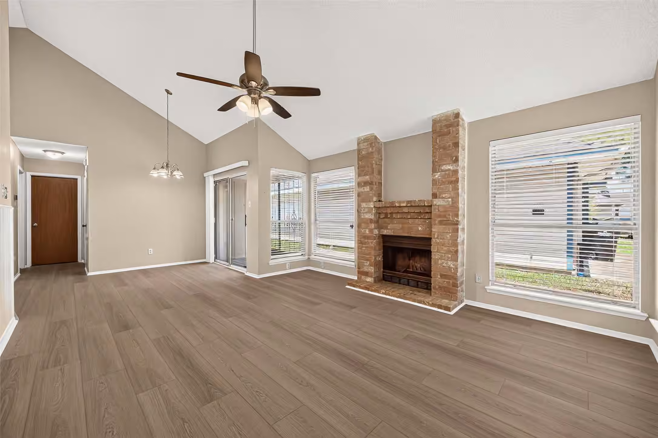Photo 3 of 3718 Pintan Lane, Houston, TX