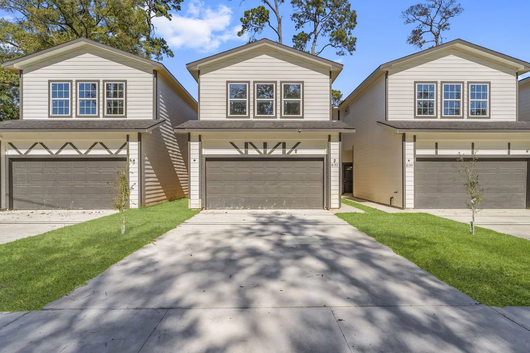 Photo 2 of 8153 Crestview Drive, Houston, TX