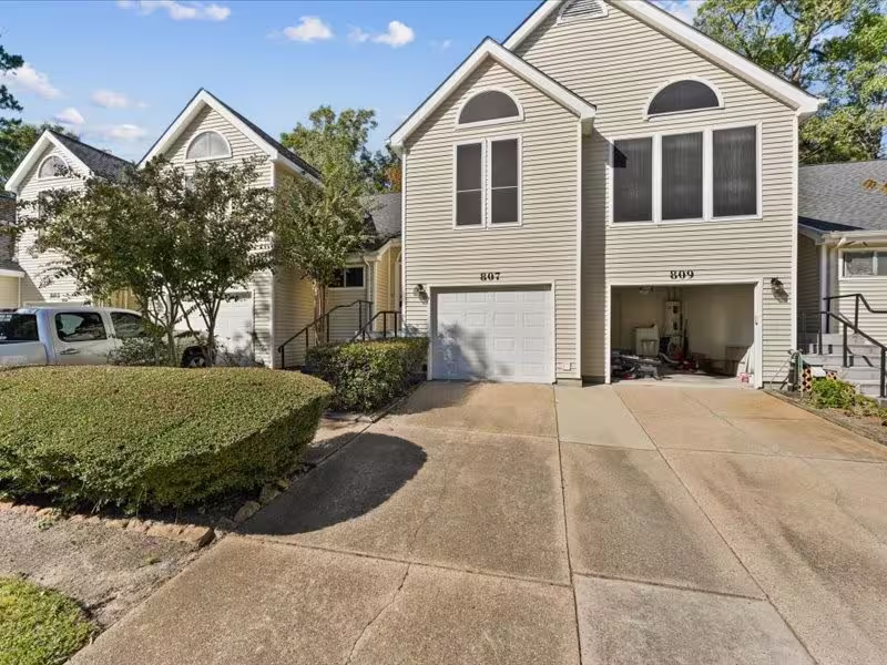 Photo of 3317 Golden Trails Drive 807, Houston, TX