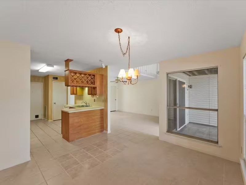 Photo 5 of 3317 Golden Trails Drive 807, Houston, TX