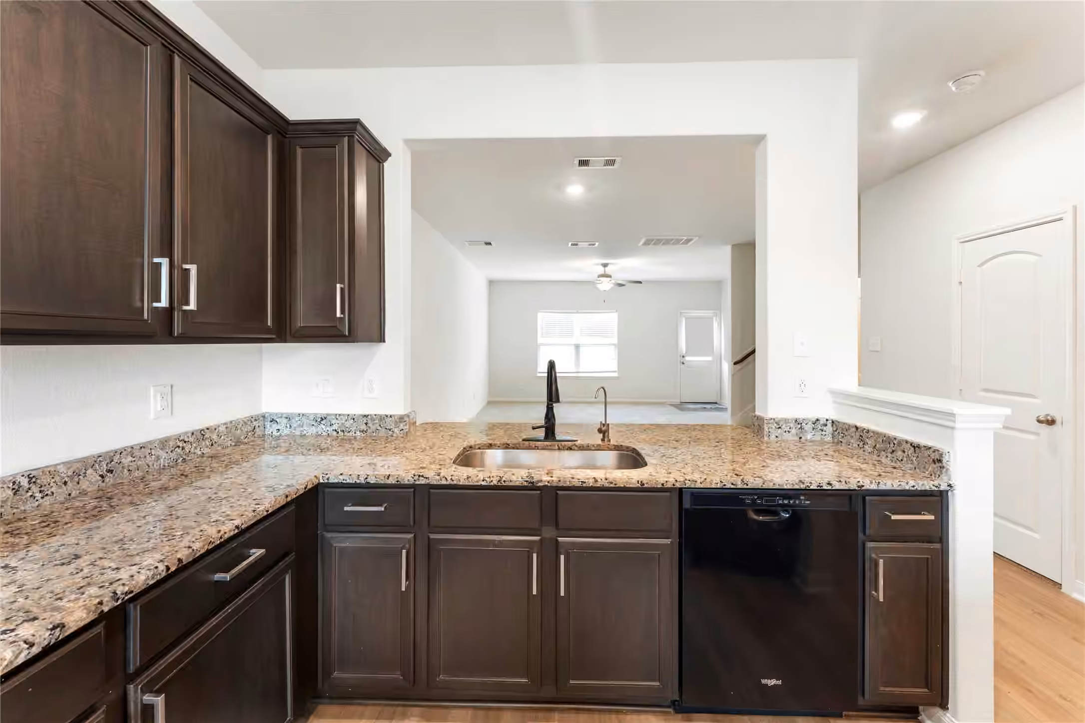 Photo 5 of 9702 Opal Gates Drive, Rosharon, TX