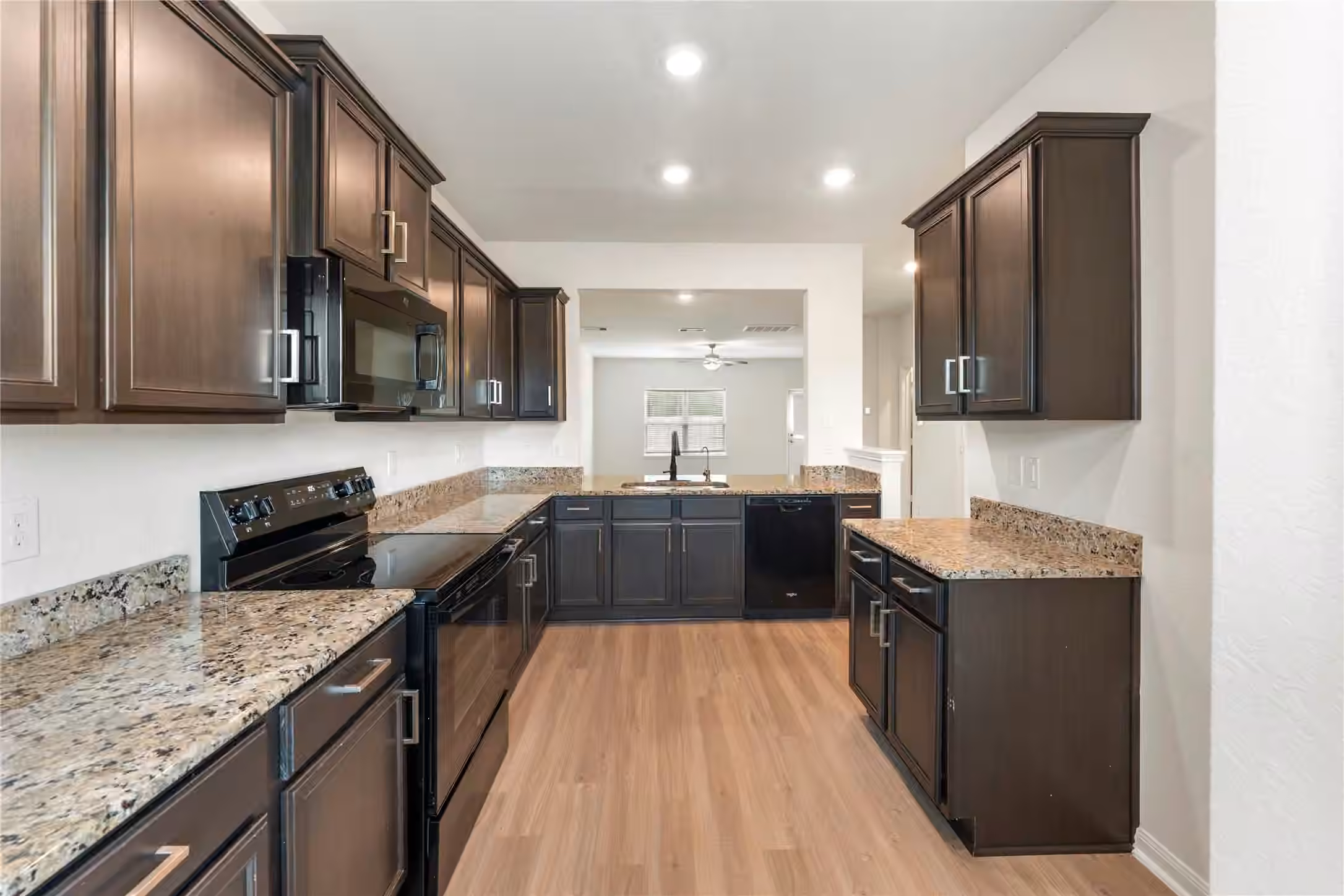 Photo 7 of 9702 Opal Gates Drive, Rosharon, TX