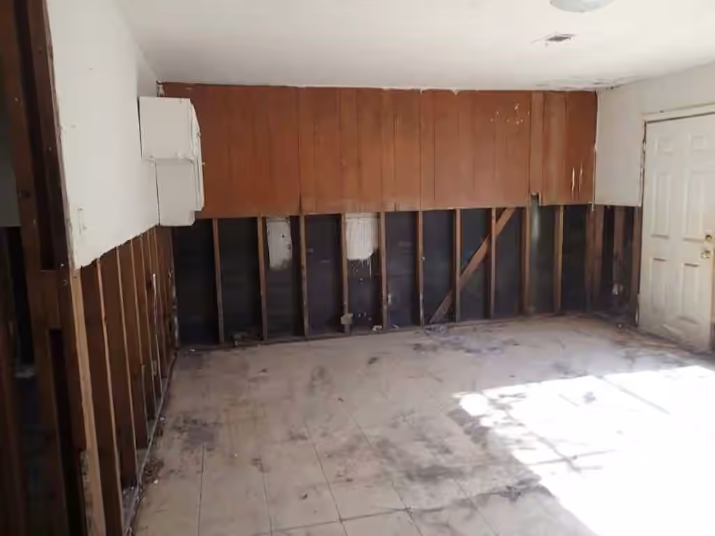 Photo 2 of 1517 Columbine Street, Wharton, TX