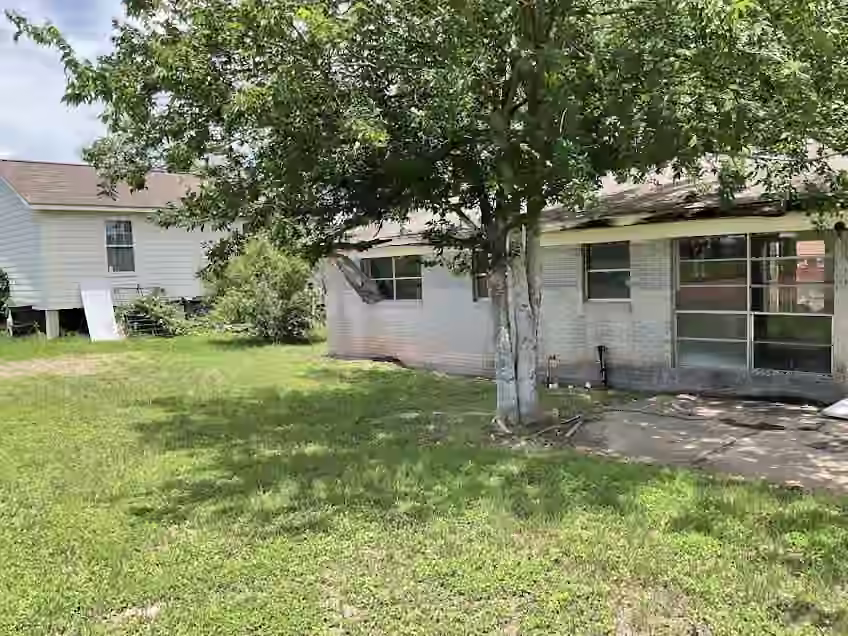 Photo 6 of 1517 Columbine Street, Wharton, TX