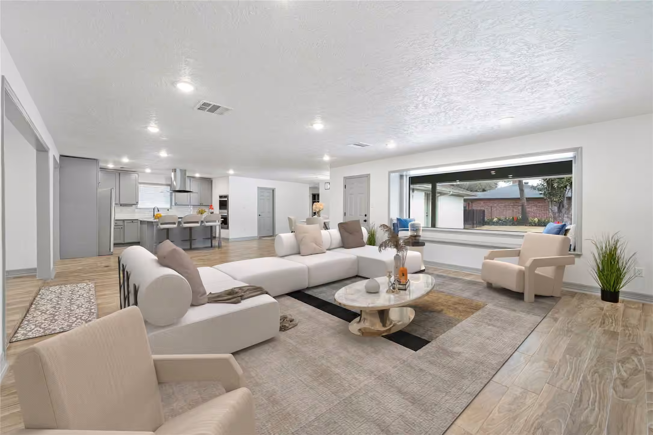 Photo 3 of 10011 Cliffwood Drive, Houston, TX