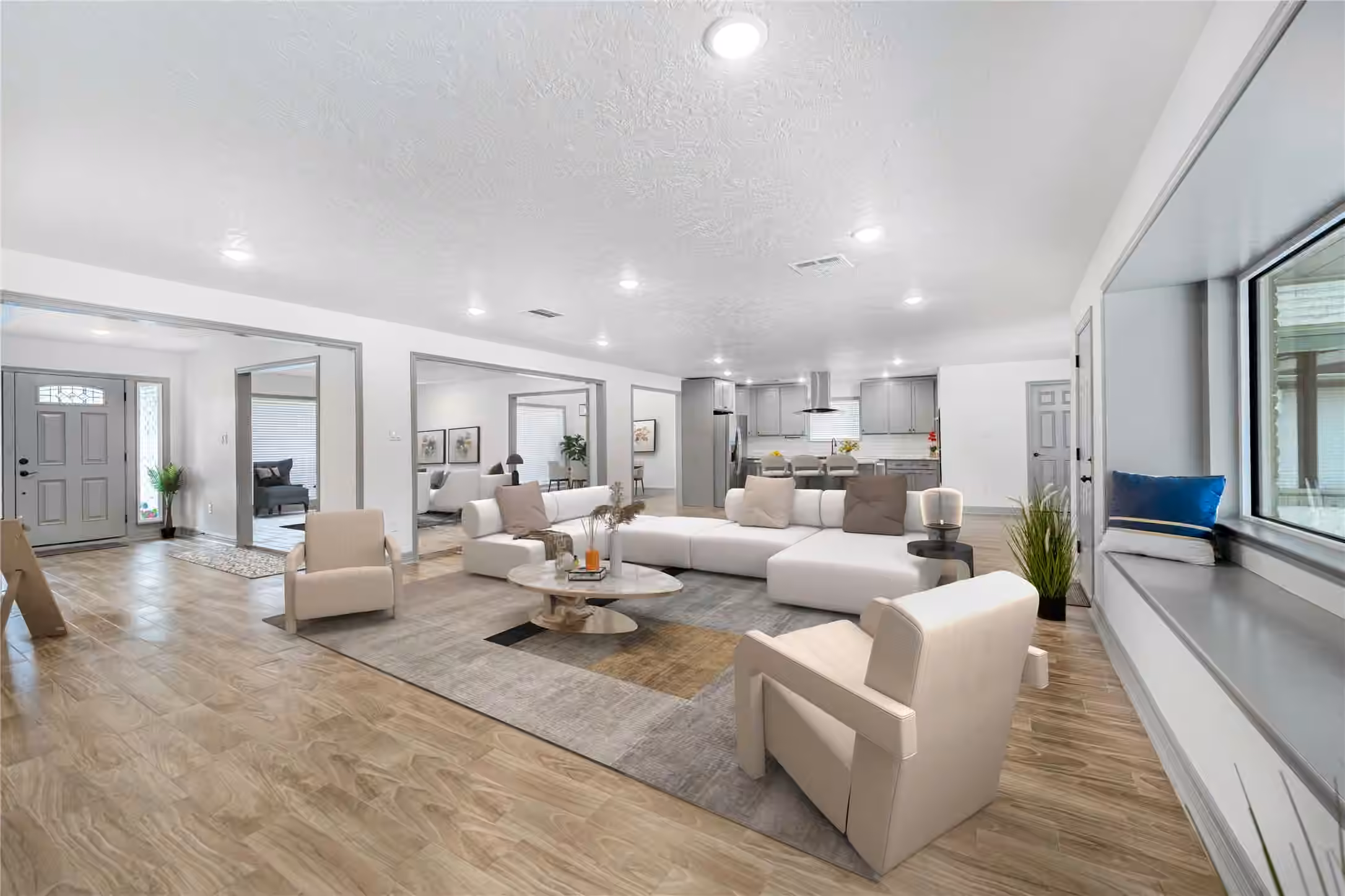 Photo 4 of 10011 Cliffwood Drive, Houston, TX