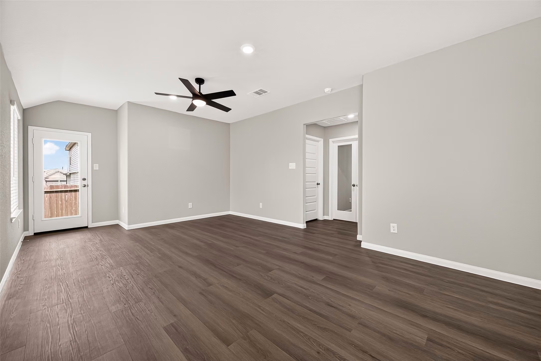 Photo 7 of 14027 Mount Hunter Drive, Willis, TX