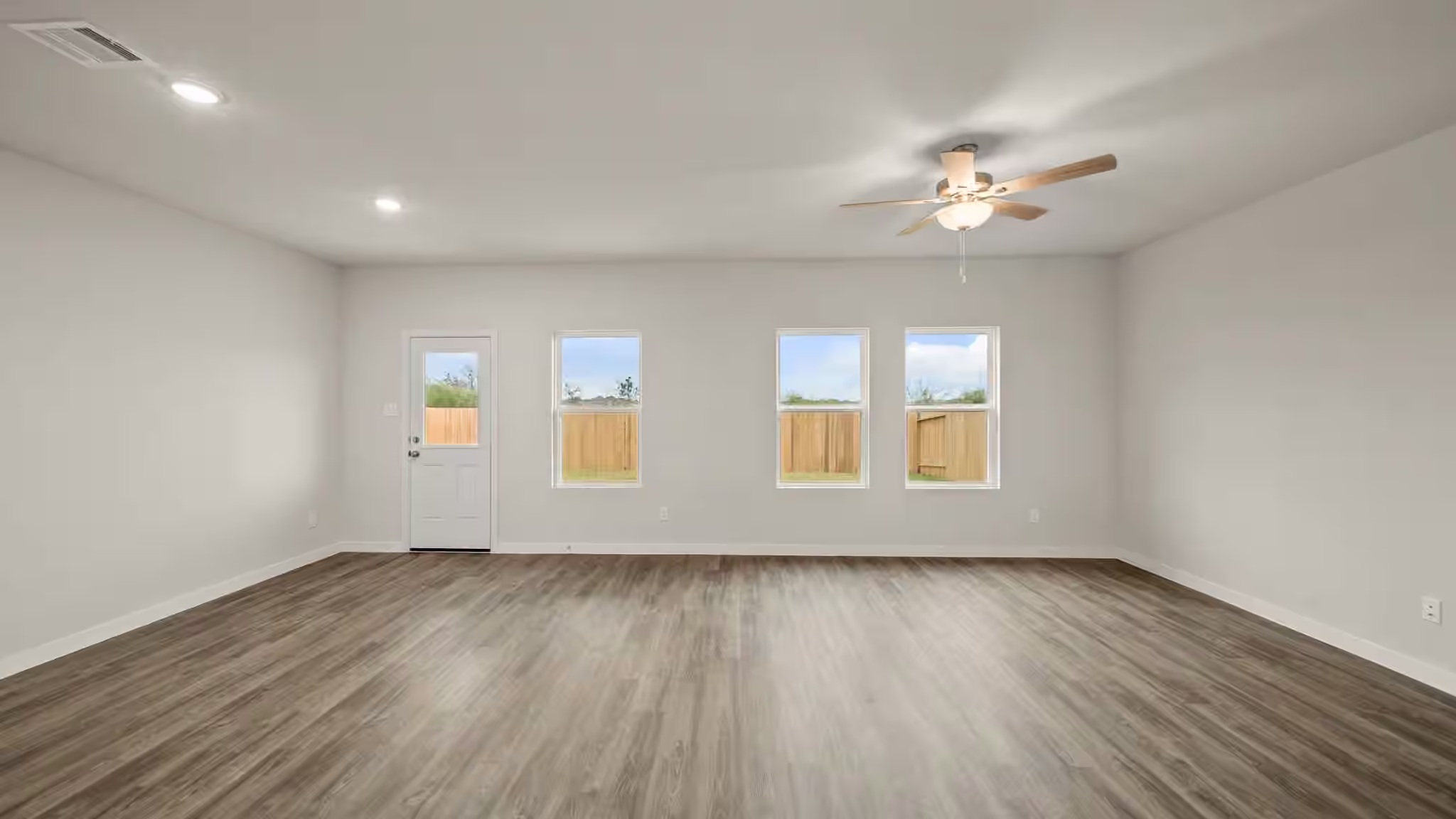 Photo 7 of 10627 Crockett Meadows Boulevard, Conroe, TX