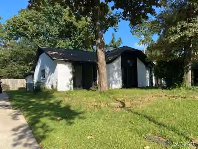 Photo 4 of 4018 Cedar Forest Drive, Kingwood, TX