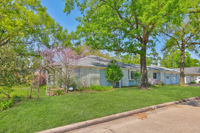 Photo 4 of 18002 Bambridge Drive NW, Houston, TX