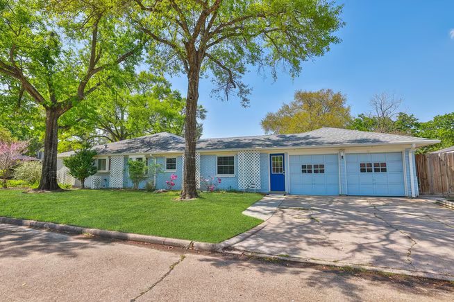 Photo 5 of 18002 Bambridge Drive NW, Houston, TX