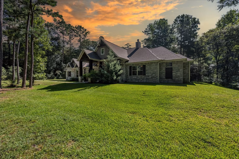 Photo of 372 Grand View, Huntsville, TX