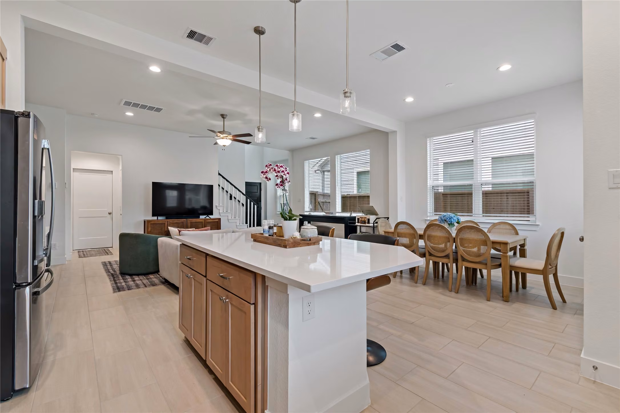 Photo 6 of 5254 Capricorn Way, Rosharon, TX
