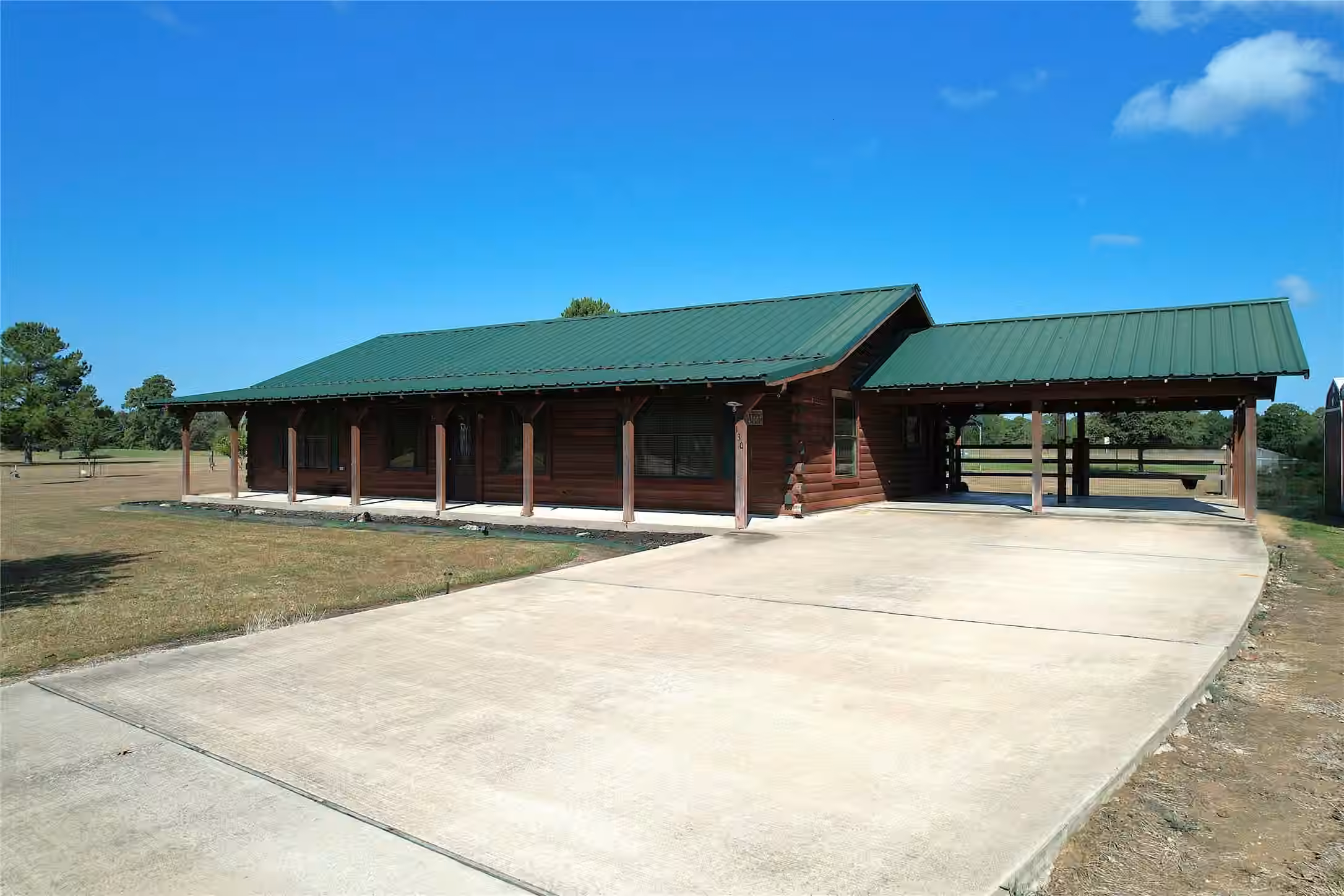 Photo 3 of 130 Raleigh Circle, Trinity, TX