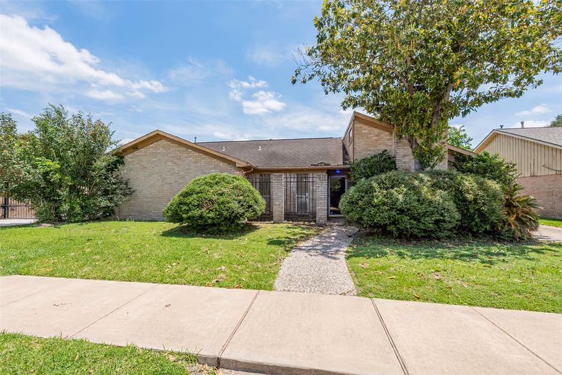 Photo of 10827 Braes Forest Drive, Houston, TX