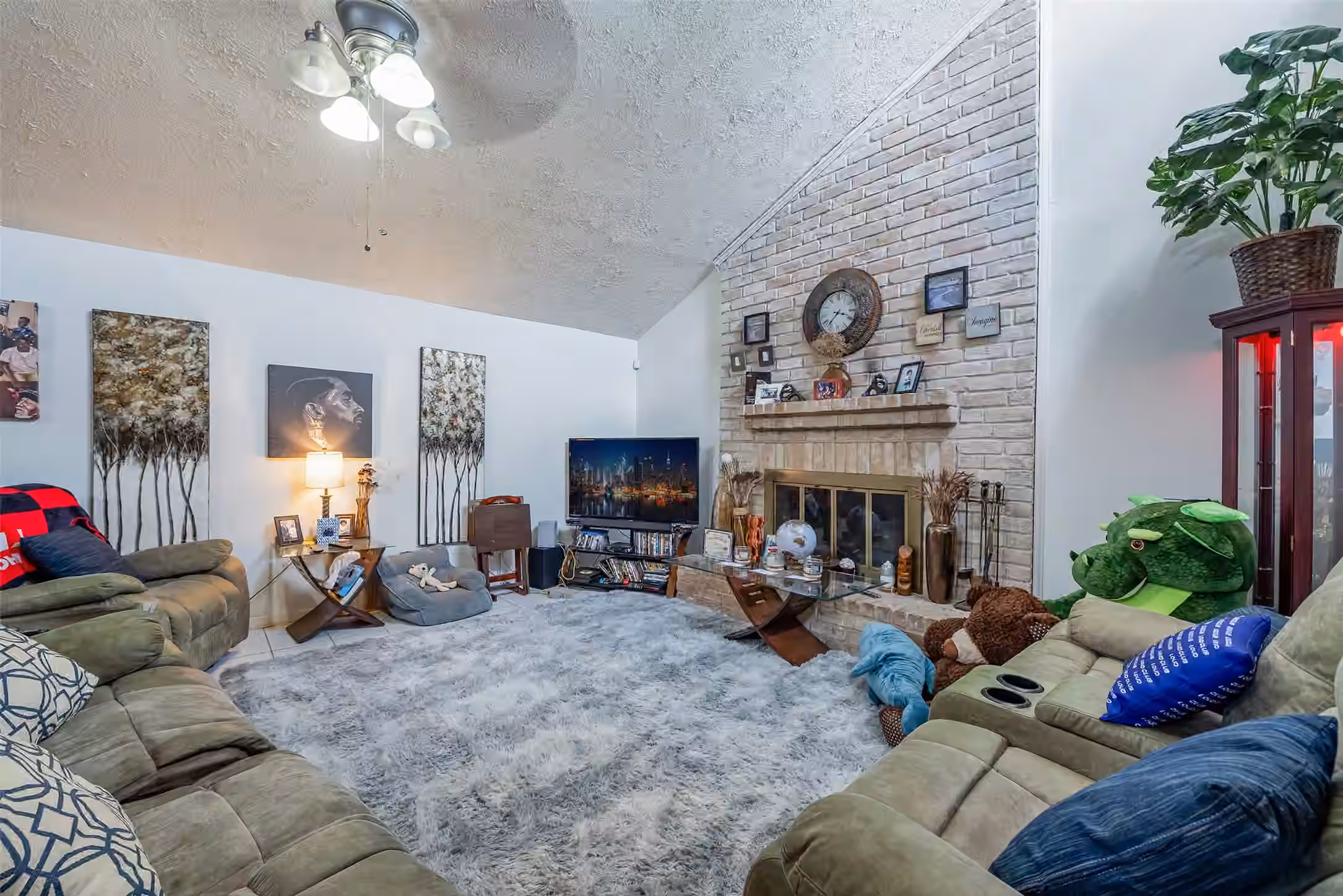 Photo 4 of 10827 Braes Forest Drive, Houston, TX