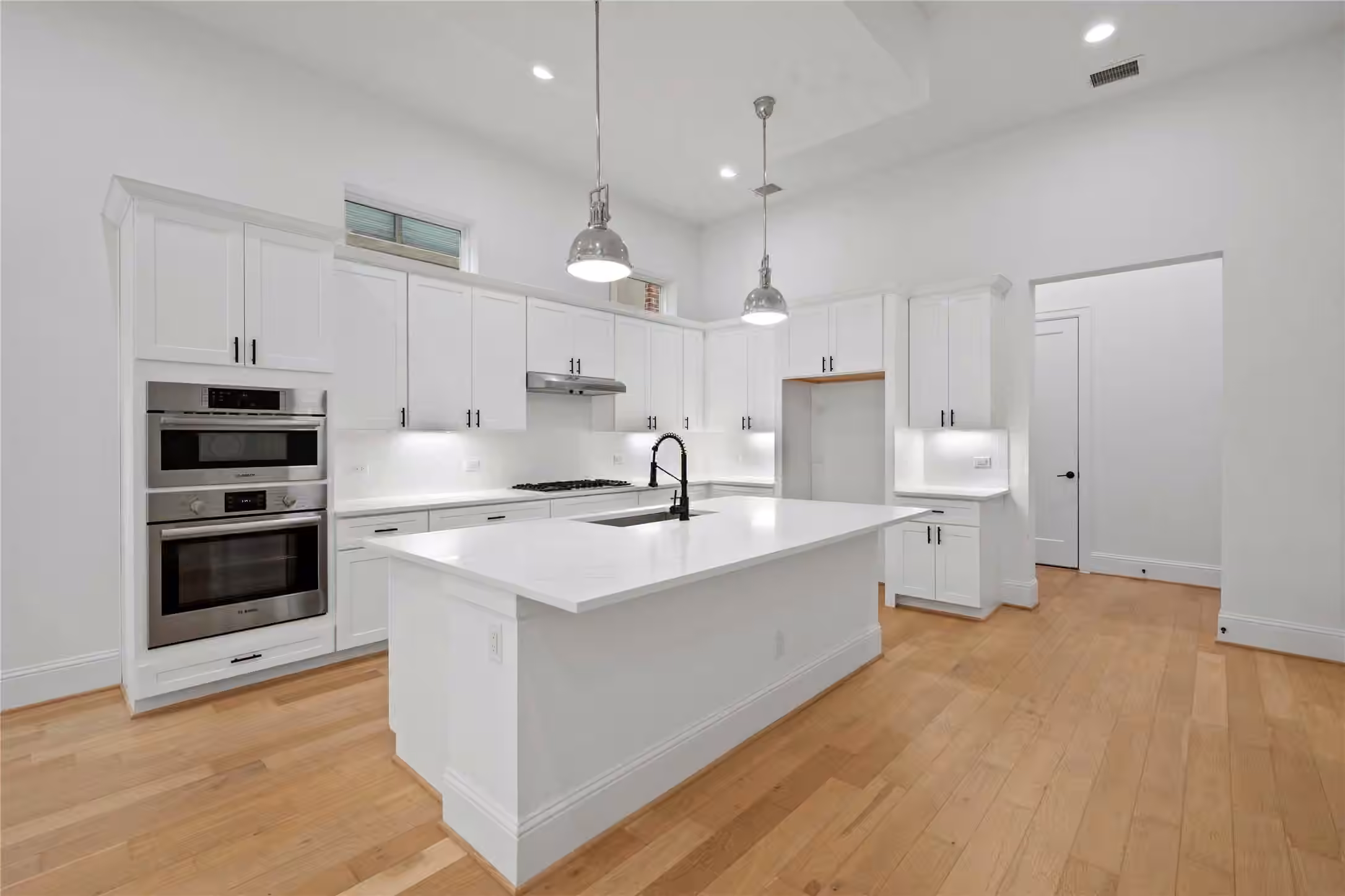 Photo 4 of 2408 Driscoll Street, Houston, TX