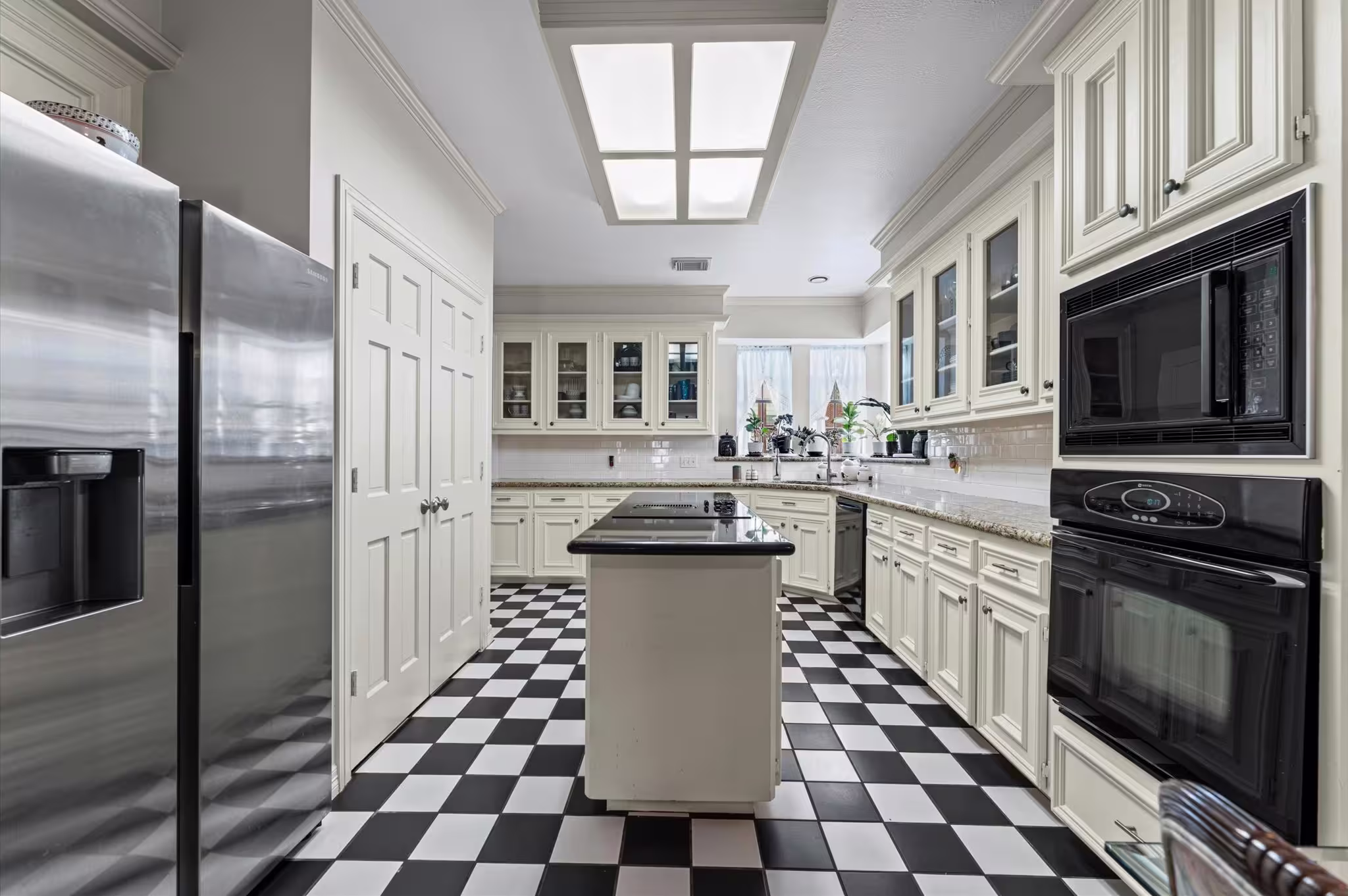 Photo 6 of 3122 Mission Grove Drive, Houston, TX