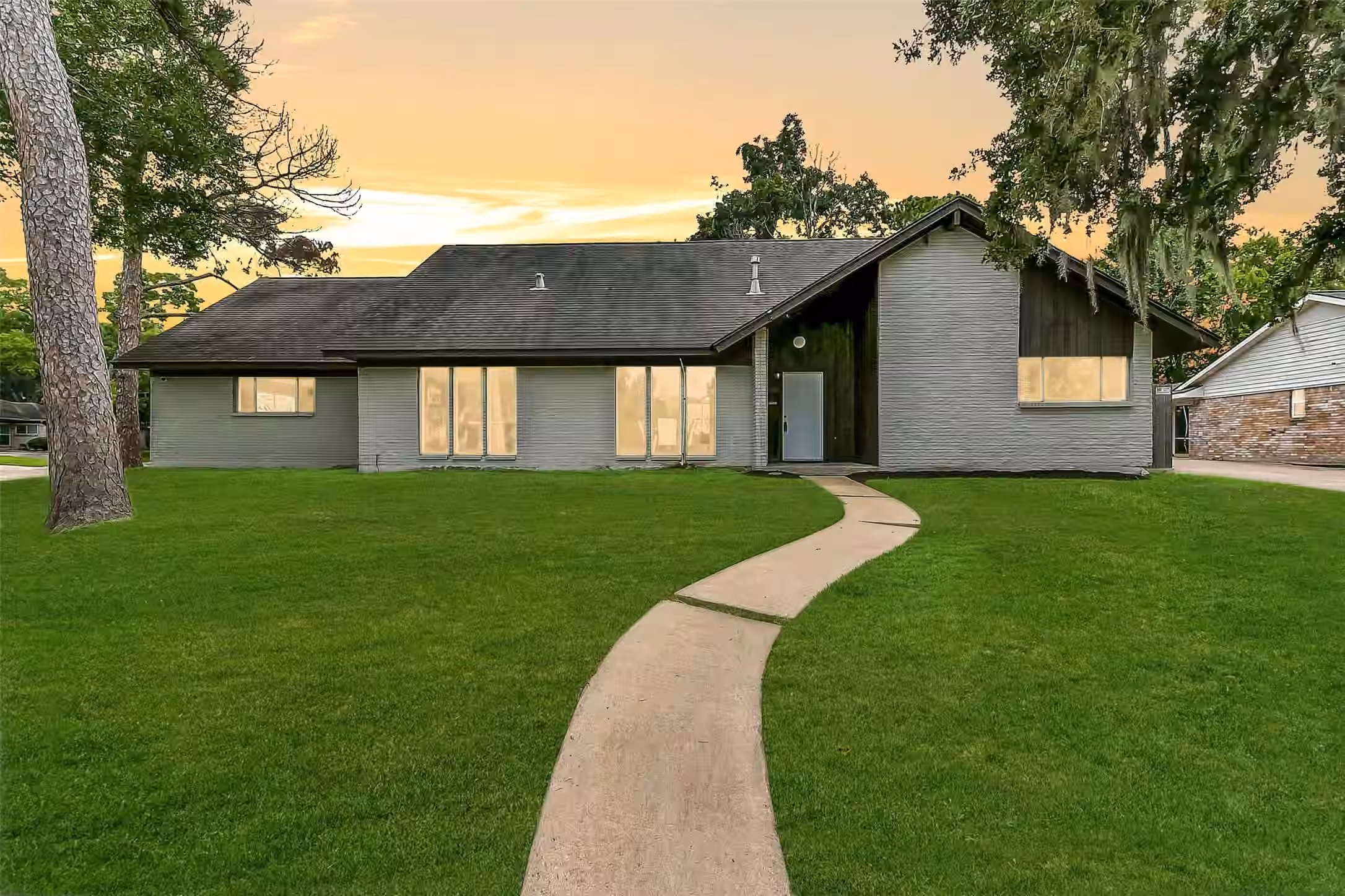 Photo of 15503 Wandering Trail, Friendswood, TX 77546