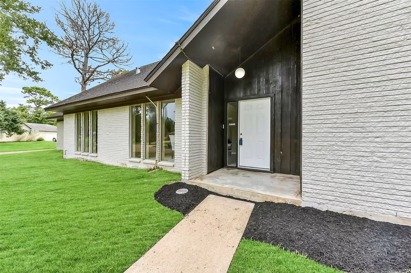 Photo 3 of 15503 Wandering Trail, Friendswood, TX