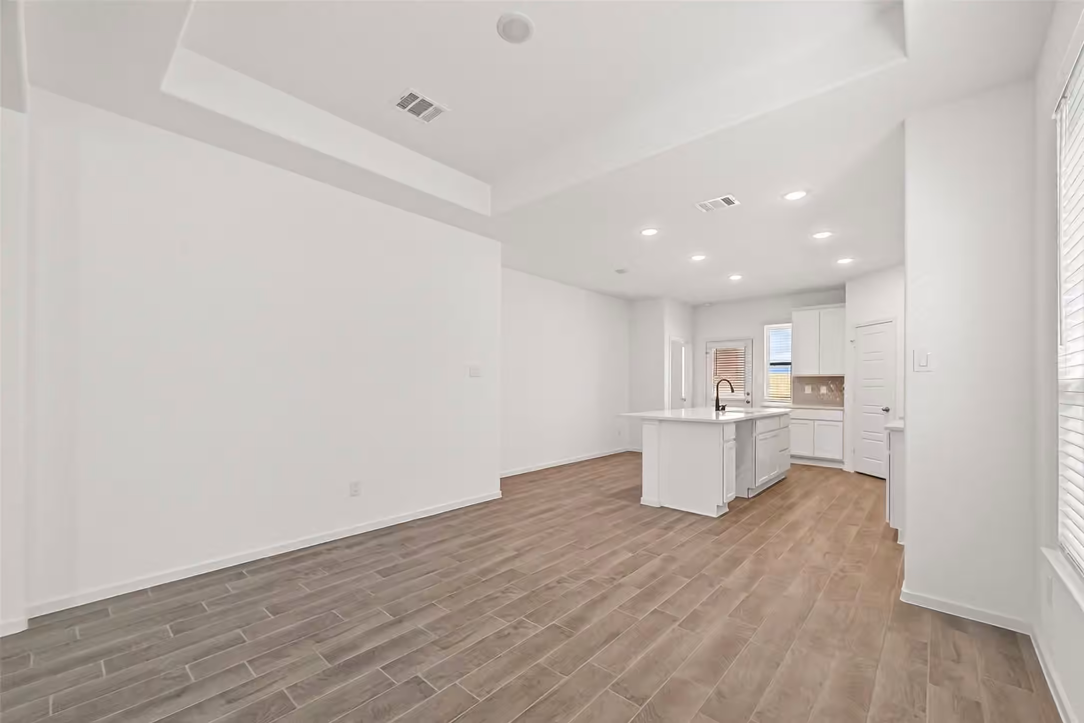 Photo 6 of 2810 Rockwood Drive, Iowa Colony, TX