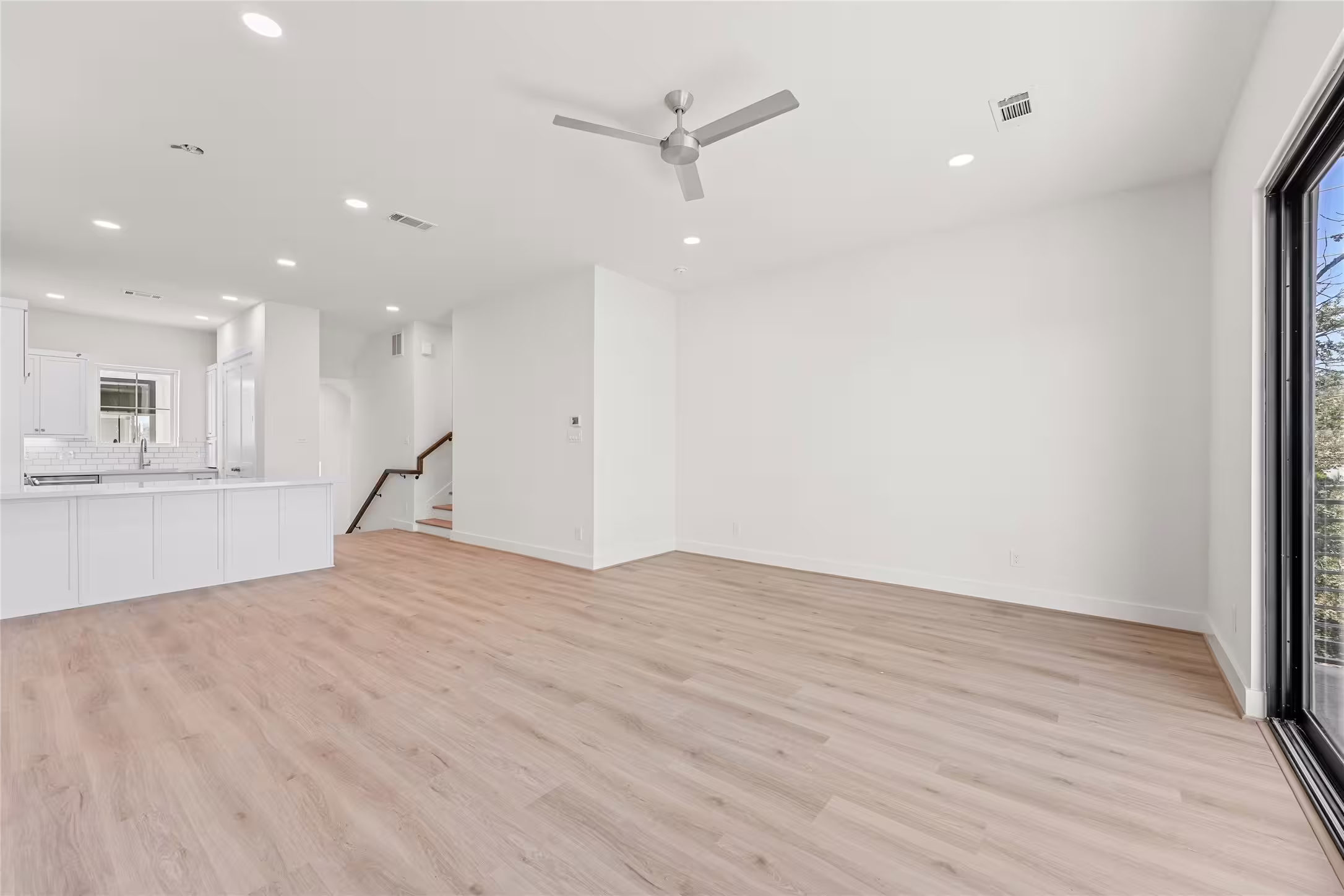 Photo 5 of 1517 Vermont Street B, Houston, TX