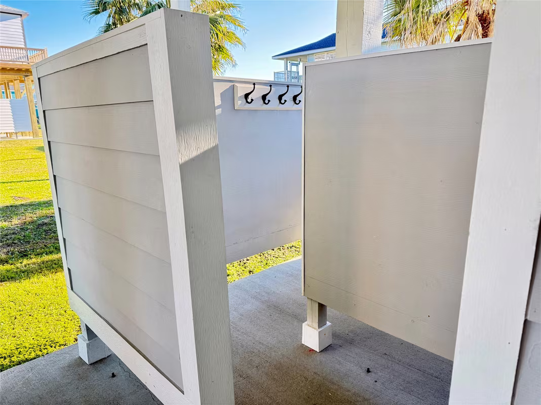 Photo 7 of 981 Nassau Drive, Crystal Beach, TX