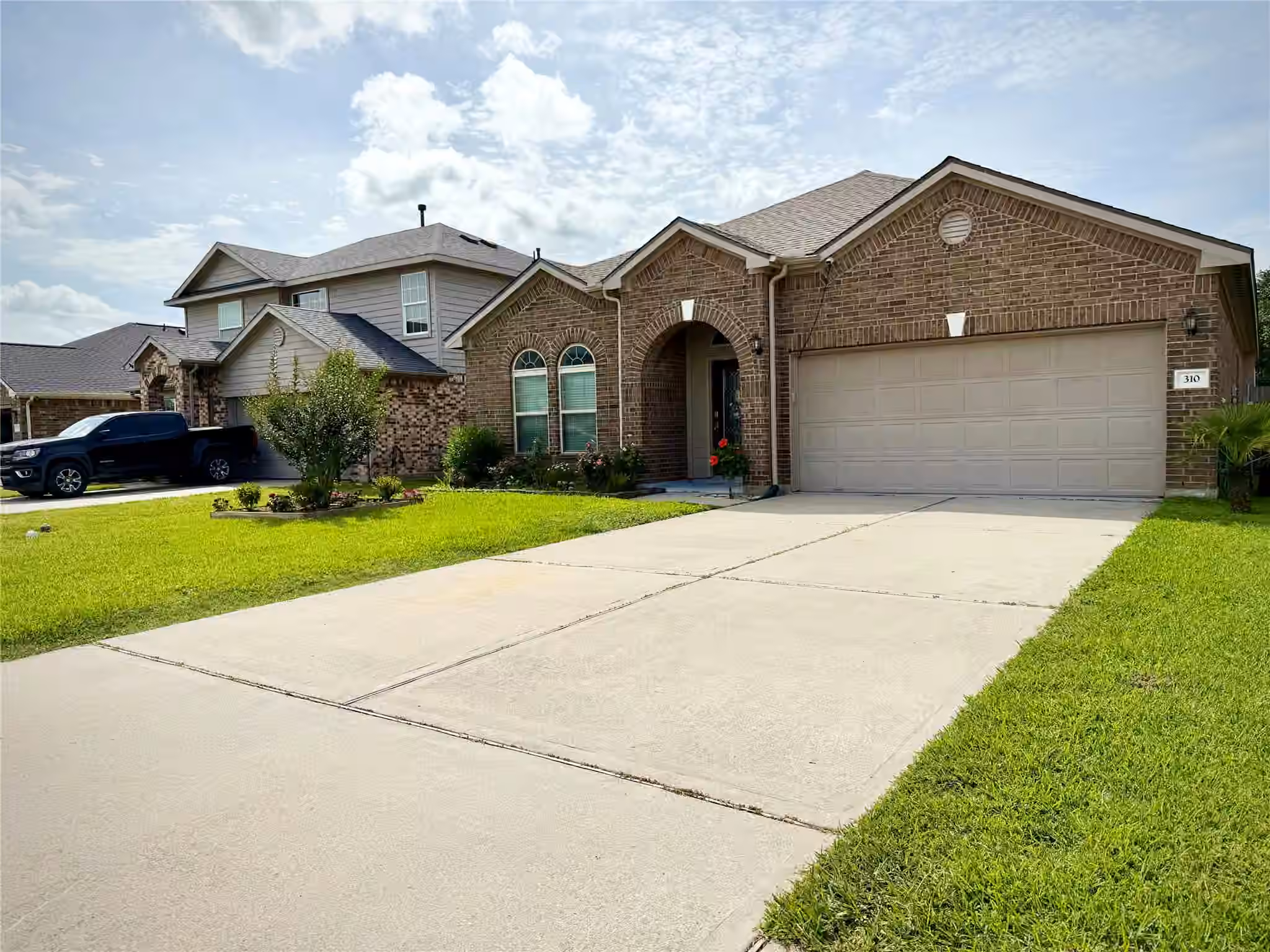 Photo 3 of 310 Gulf Winds Drive, Bacliff, TX