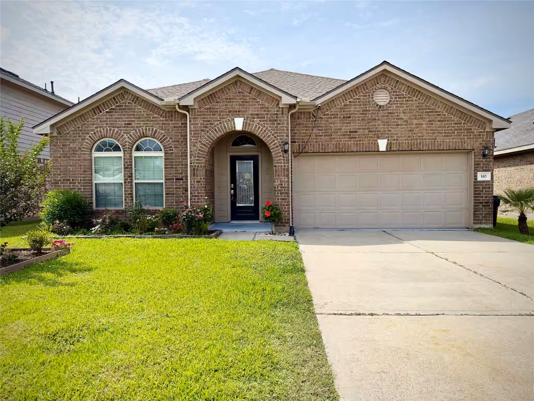 Photo 4 of 310 Gulf Winds Drive, Bacliff, TX